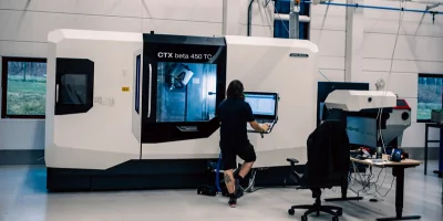 Maskin från DMG MORI